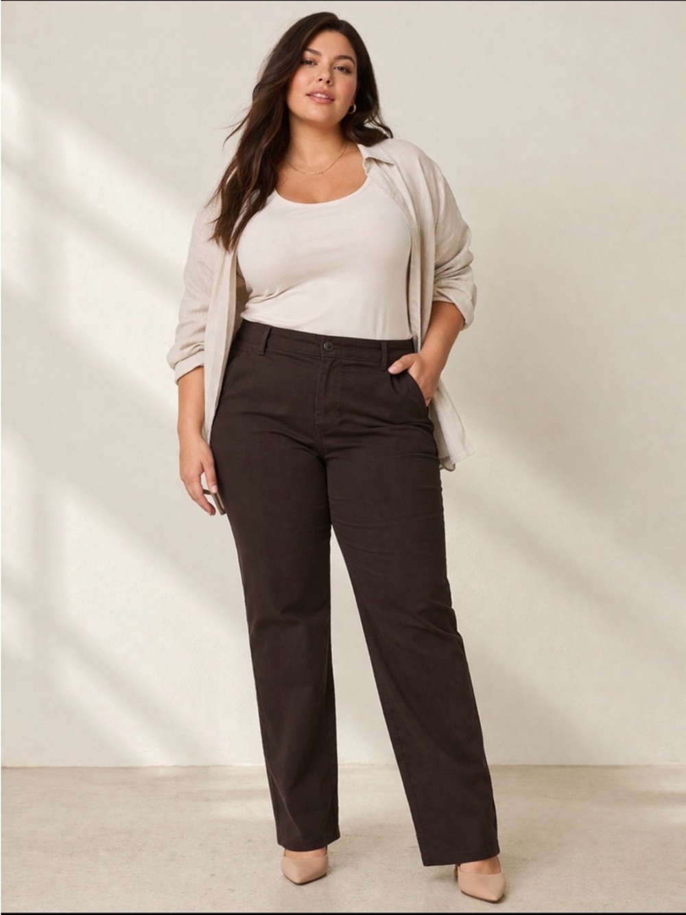 Old navy • NWT Plus Size Straight Leg Pants in Dark Brown W23”-25” R14” I32”